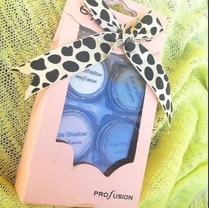 🖐5/$25🖐4 pack Profusion powder eyeshadows